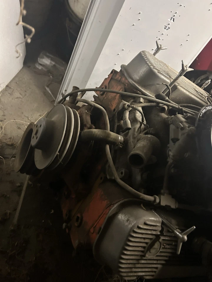 Motor de carro clássico 1968 Corvette 427 polegadas cúbicas - Imagem 4 de 4