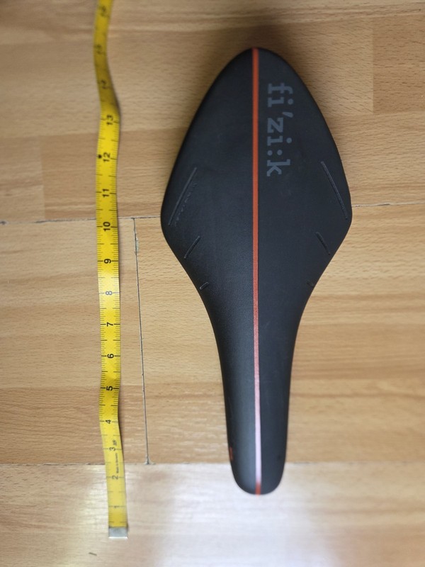 Fizik Arione 00 Carbon Saddle Bicycle Road cosmetic DAMAGED