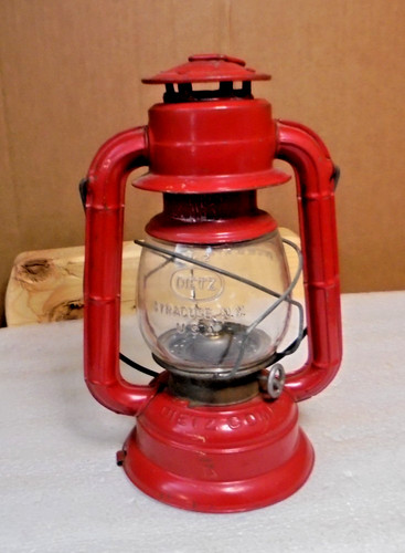 Vintage Dietz "Electric" Comet Lantern, H-1 globe, 8.5" tall
