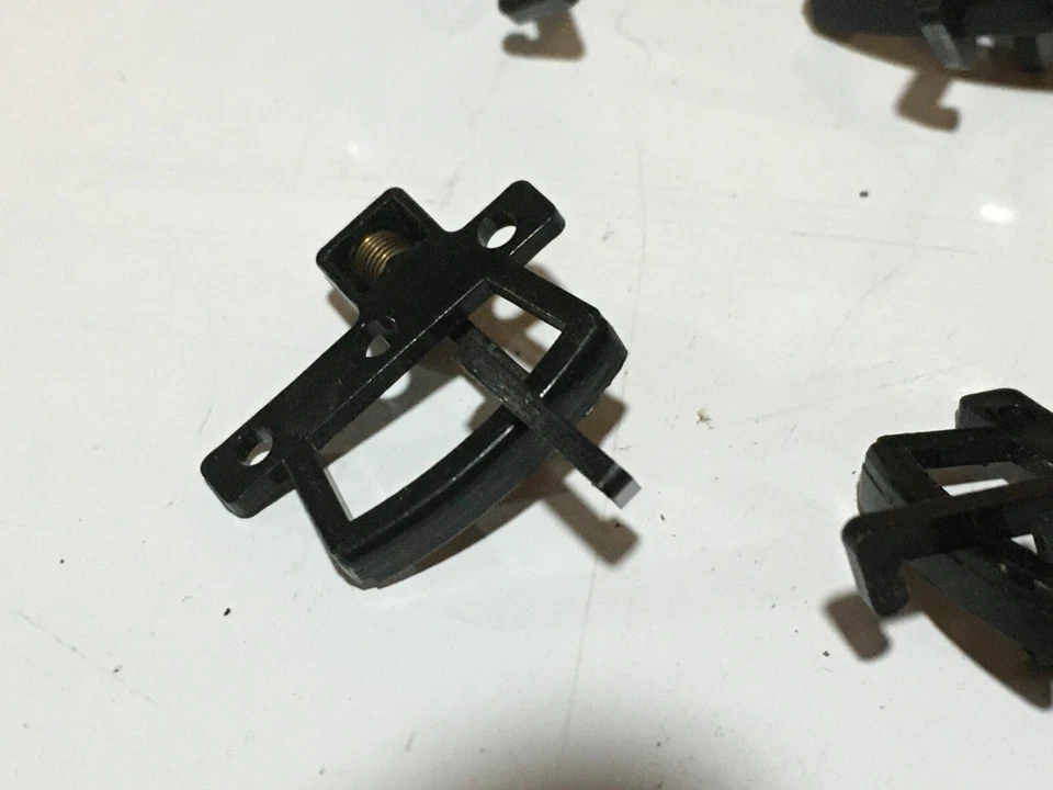 Bachmann Trains HO Scale Thomas & Friends Hook n Loop Couplers - Pack of 3 Pairs - Image 3 of 3