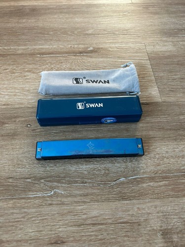 Swan Harmonica for Beginners 24-Hole Vintage Scale Entry-Level Teaching Wind - Picture 2 of 2
