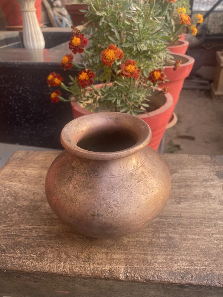 Antigua olla de agua de cobre floral tallada a mano para servir utensilios de cocina olla recipiente Foto 4 de 4