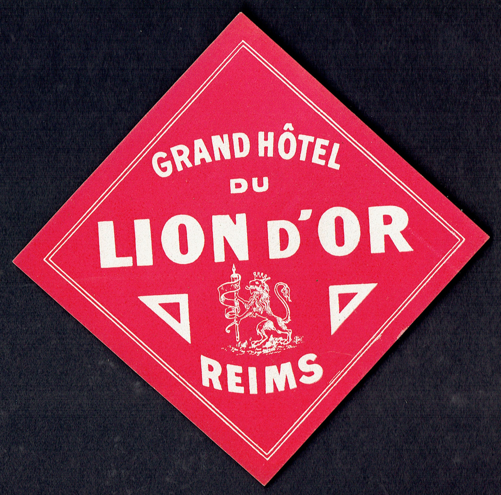 Vintage Grand Hotel Du Lion D'Or Reims France Luggage Label with Lion Crest-image