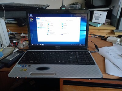 Toshiba Satellite L755-S5216 intel B940 @2,00Ghz 4GB Ram ohne HDD (983)
