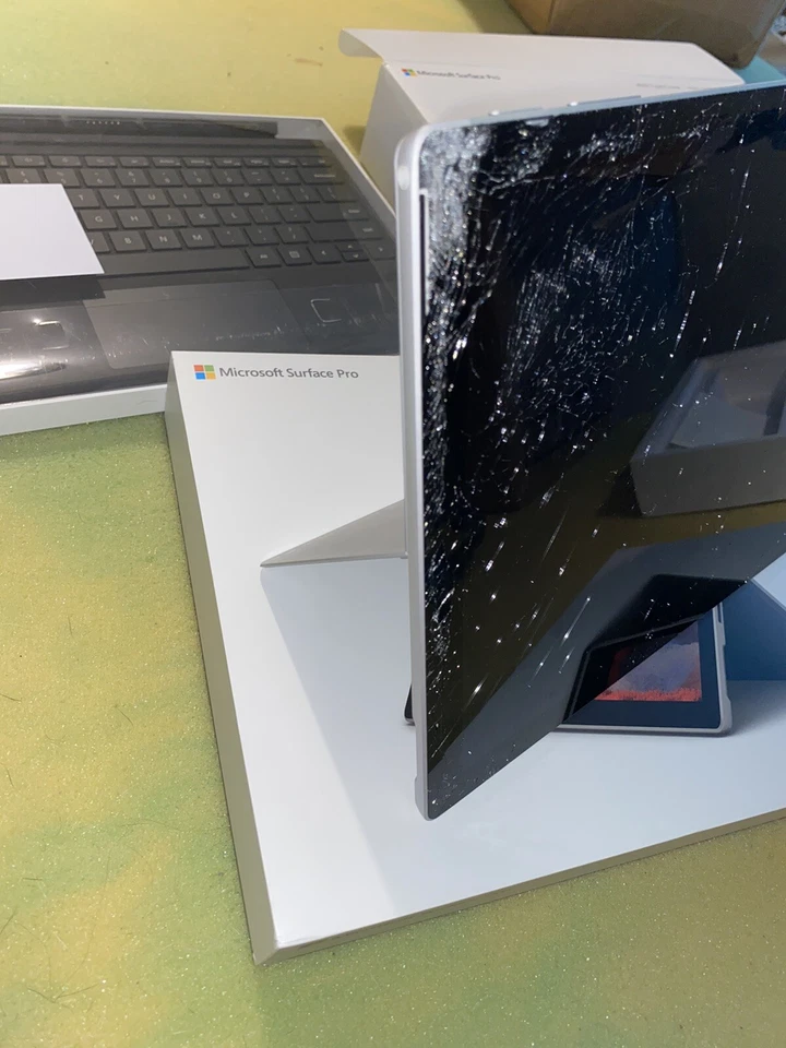 Microsoft Surface Pro 7, Wi-Fi, 12.3 inch - Silver - Image 4 of 4