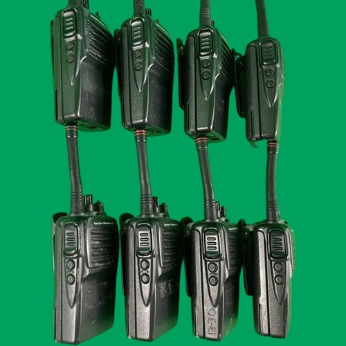 (8) Vertex Standard (Motorola) VX-351 / Two Way Radio / Analog / 450-512 MHz - Picture 2 of 10