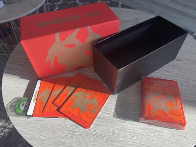 Pokémon XY Evolutions Elite Trainer Box Glurak Charizard Nur Zubehör