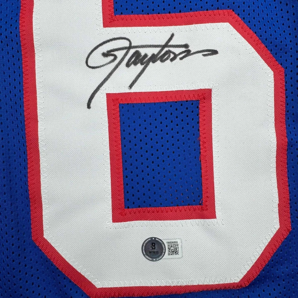 Camiseta de fútbol americano azul autografiada/firmada de Lawrence Taylor Nueva York certificado de autenticidad JSA automática Foto 3 de 4