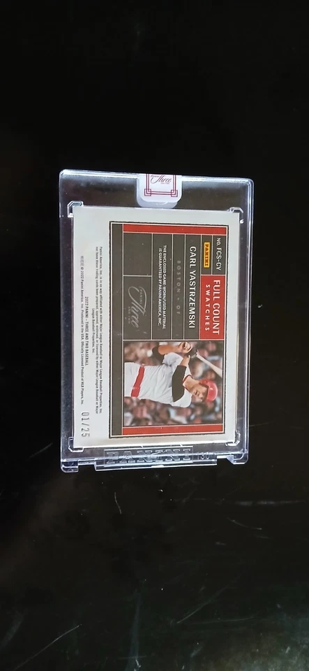 Tarjeta de camiseta Carl Yastrzemski Panini tres y dos numerada 01/25 Boston Red Sox Foto 3 de 4