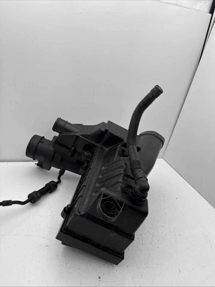 Воздухозаборник очиститель 2010-2014 Volkswagen Jetta Sportwagen 2,0 л TDI OEM отличное состояние - Изображение 3 из 4