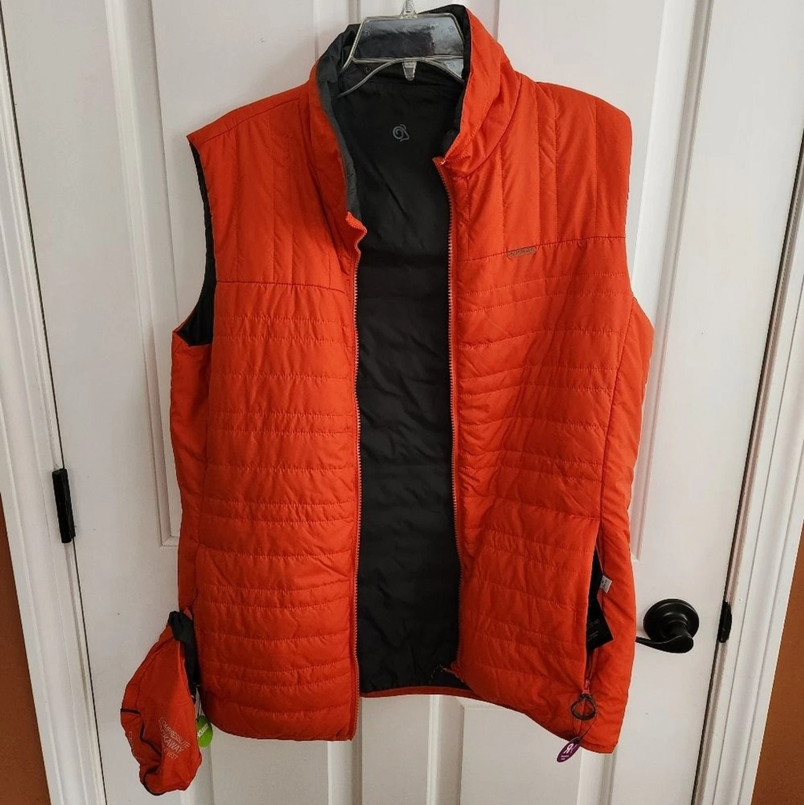 Craghopper Compresslite Pack Away Reversible Puffer Vest Mens Medium NEW w Tags
Opens in a new windo