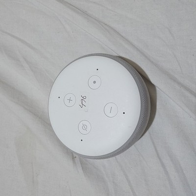 Amazon Echo Dot (3. Generation) Smart Assistant - ohne Zubehör 