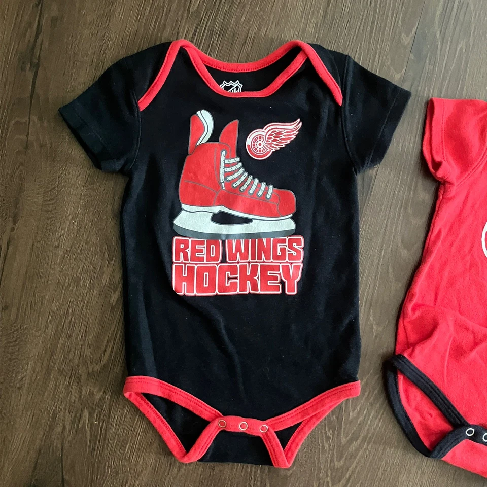 Detroit Red Wings 3 Piece Bundle Of Bodysuits 18m Vintage Well Made Official NHL - Image 3 of 4