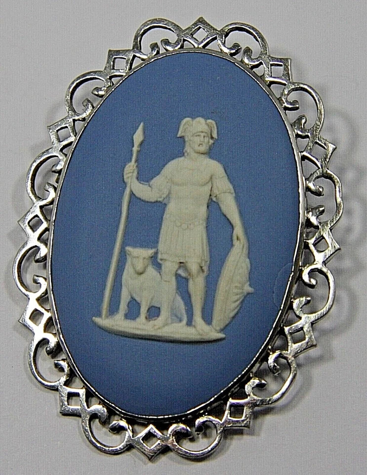 Hallmark London 1953 Queen Elizabeth Coronation year Wedgwood brooch Ares silver - Image 4 of 4