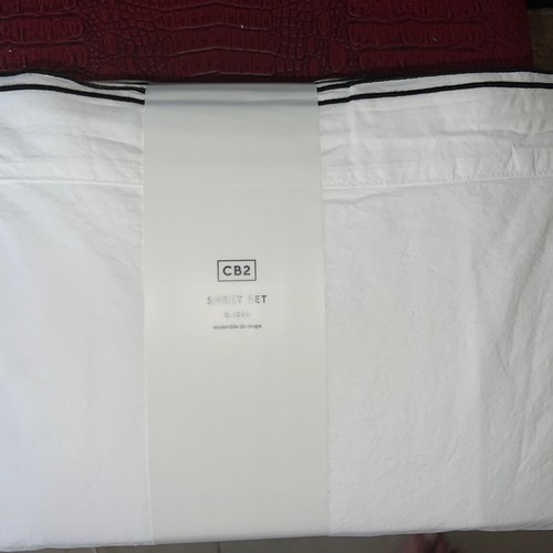 CB2 Queen Bettwäsche Set Overlock weiß mit schwarzem Rand Baumwolle neu Kiste und Fass