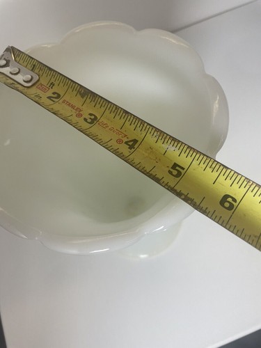 Vintage E.O.BRODY CO Large White Milk Glass Flower Fern Vase 9" M5200 Cleveland - Picture 3 of 3