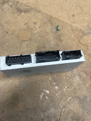BMW GENERAL MODULE GM5 RD US 2001-2006 E46 4 door wagon w, moon roof - Picture 2 of 3