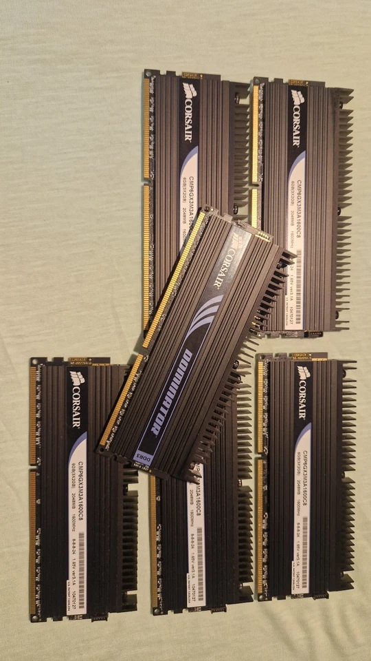 Corsair Dominator Bündel 6 Stück 6GB (3x2GB) - Bild 2 von 2