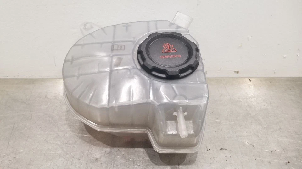 24 VOLKSWAGEN GOLF R MK8 DEPÓSITO DESBORDAMIENTO Foto 2 de 4