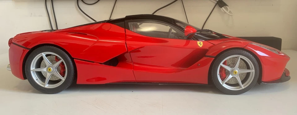 Ferrari La Ferrari 1/8 De Agostini Centauria 2013 - Immagine 4 di 4