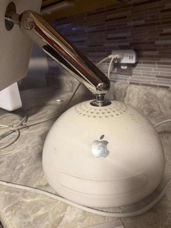 Computadora todo en uno Apple iMac G4 2003 vintage (no probada) Foto 2 de 4