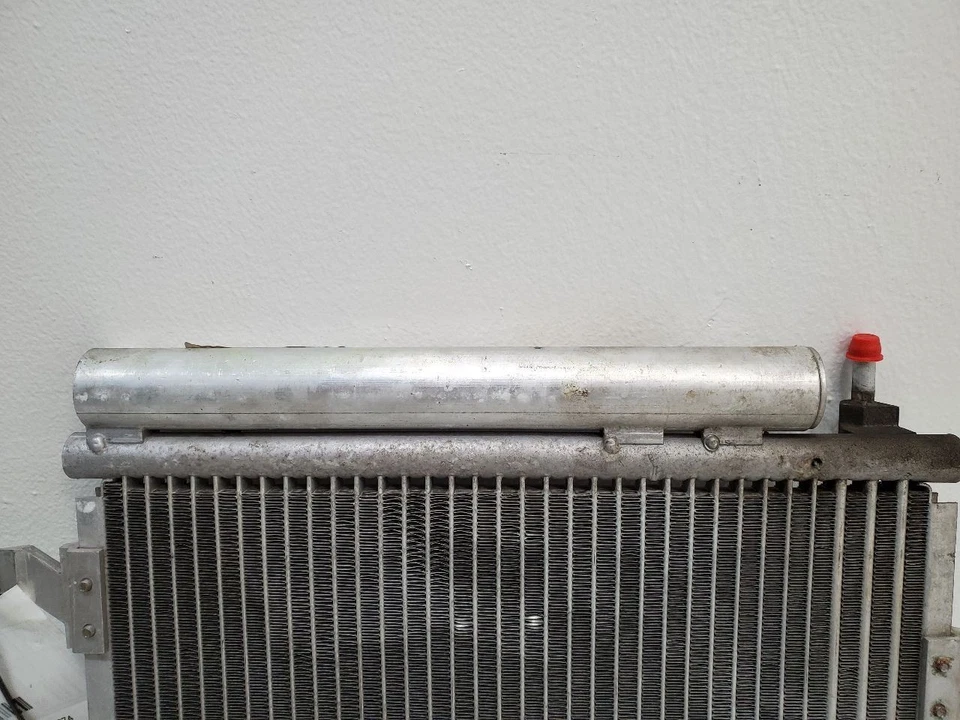 2012 2013 2014 2015 Chevrolet Camaro AC Condensador LS  - Imagem 2 de 4