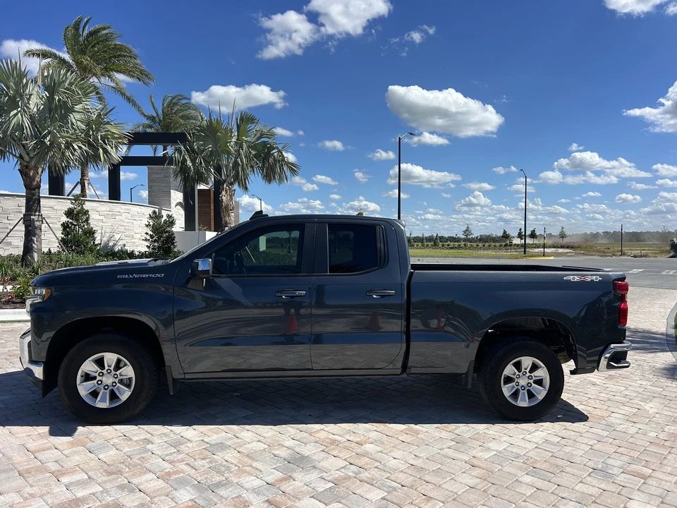2022 Chevrolet Silverado 1500  - Image 3 of 4