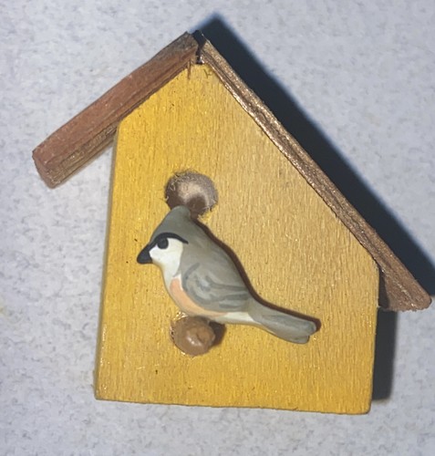 Spilla Cottage Chickadee con ciccone in peltro dipinto a mano senza piombo nuova su cartoncino 1" - Foto 5 di 5