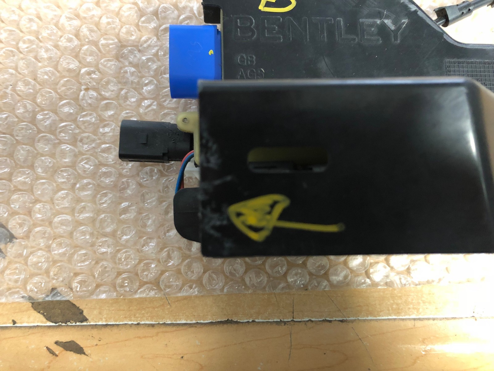 OEM 2004 BENTLEY CONTINENTAL GT LEFT DOOR LATCH LOCK TURSCHLOSS # 3W0837349B 