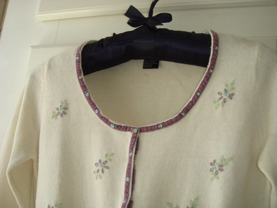 Suéter Jersey Para Mujer Vintage Colección Jane Doe Top Bordado Flores Mediano Foto 2 de 4