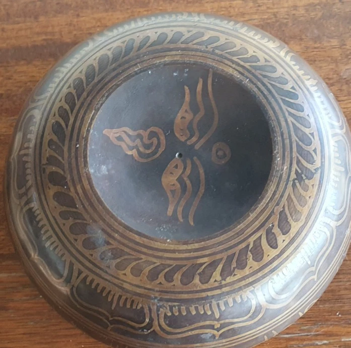 Vintage Singing Sound Bowl with Mallet - Image 3 of 4