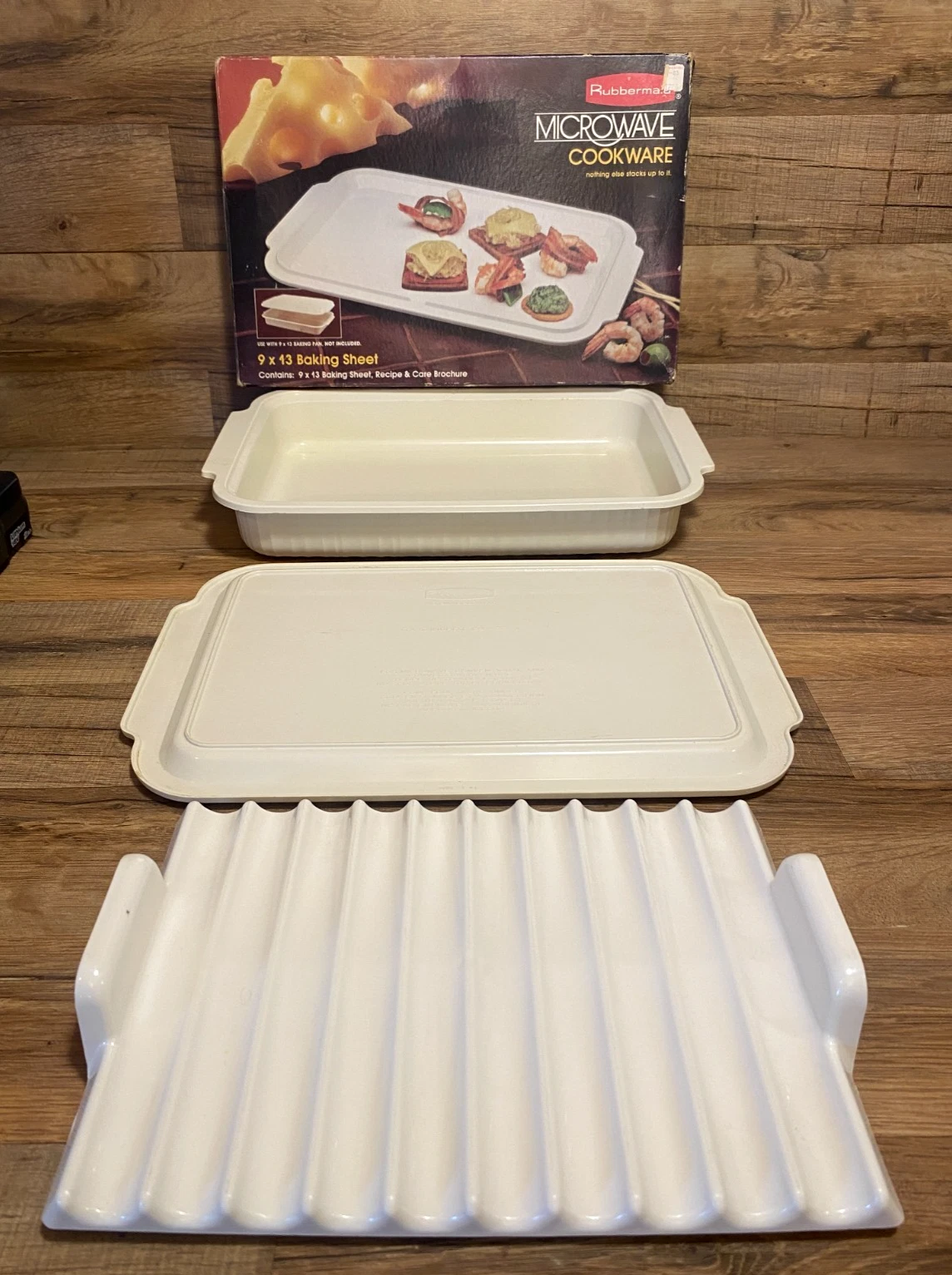 RUBBERMAID MICROWAVE - 3 QT BAKING PAN - SHEET / LID & ROAST RACK - 5563 5567
Opens in a new window