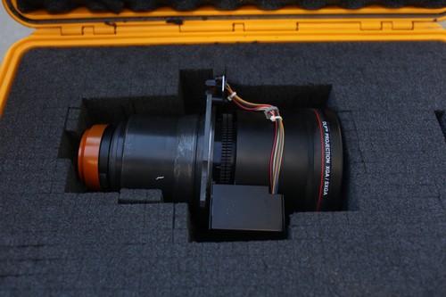 Barco R9842060 DLP TLD HB Zoom (1.6-2.0) Lens w/ Hard Case - 第 4/13 張圖片
