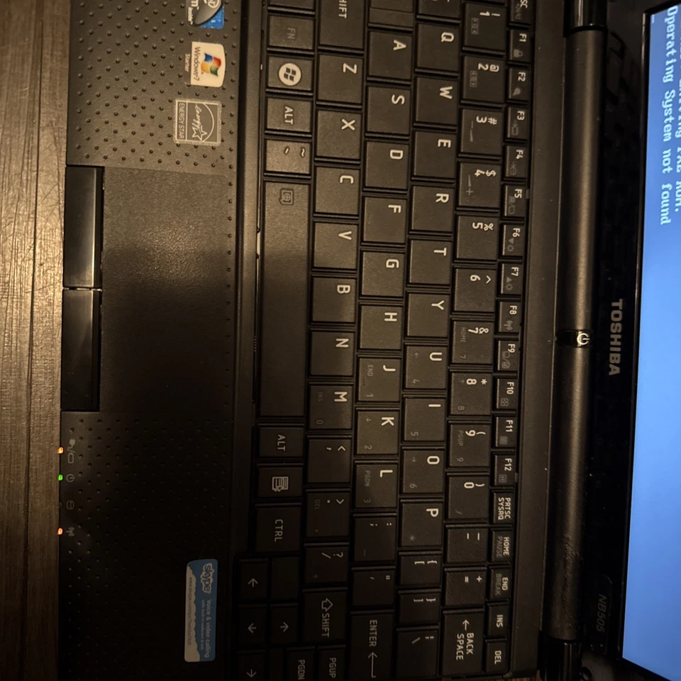 Toshiba NB505 NetBook Intel Green Sticky cover. Wiped. Working - Image 2 of 4