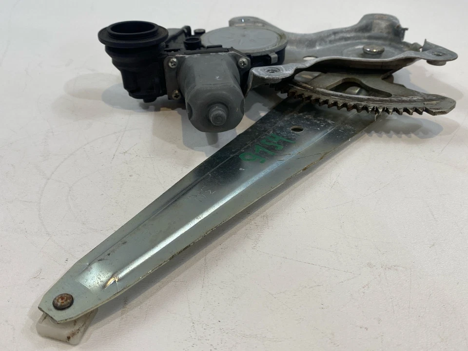 Se adapta a LEXUS CT200H 2011-2015 puerta trasera derecha pasajero ventana motor regulador OEM Foto 4 de 4