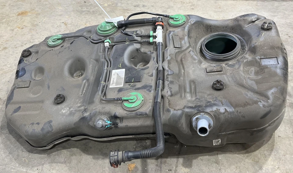 Conjunto de tanque de combustible Subaru Impreza 2017-2023 OEM 42012FL01A Foto 4 de 4