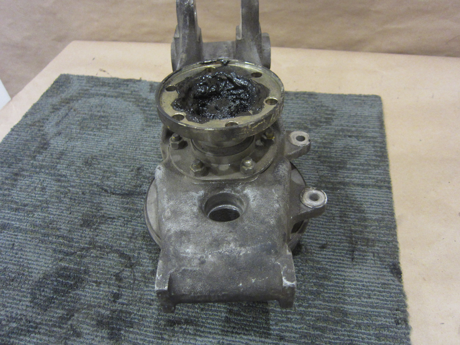 Ferrari Mondial t - RH Rear Hub Holder W/Bearing - P/N 151238