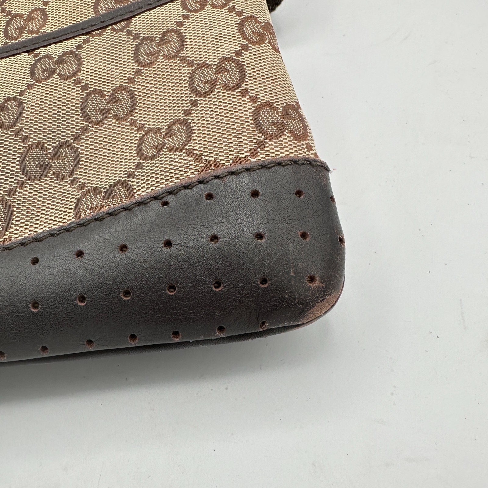 Gucci GG Monogram Crossbody Bag Women Brown Canvas Leather Purse HEAVY USE thumbnail 6