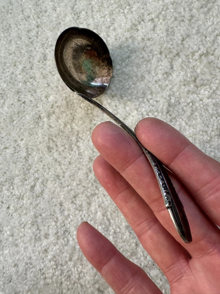 Cucharón de salsa de plata esterlina vintage Enchantress by International 2 oz 6,5" L Foto 4 de 4