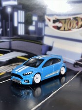 Hot Wheels Ford Focus Rs / Modified Negative Camber
