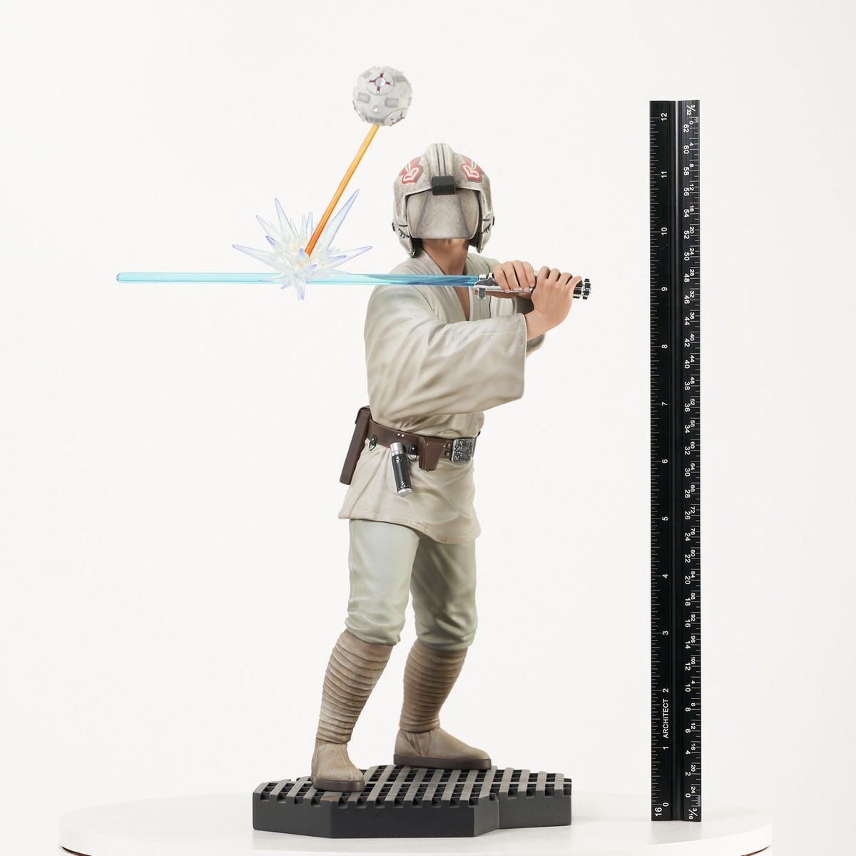 Gentle Giant - Star Wars - Milestones A New Hope Luke Skywalker Training Statue