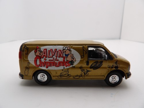 ALVIN AND THE CHIPMUNKS GMC VAN 2000 JOHNNY LIGHTNING TRUE GRIT 1:64 - Picture 2 of 5
