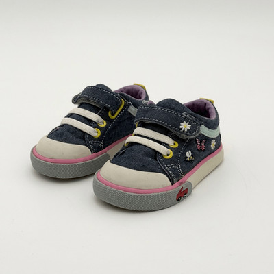 Kai Run Kristin Sneakers in the ''Chambray Garden'' Print Colorway - US Little Kid