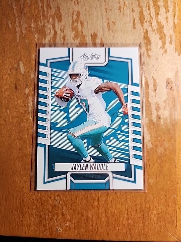 Football Card Single 2023 Panini Absolute #96 Jaylen Waddle NM NFL C568