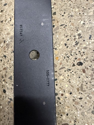 exmark or toro OEM 105-8777 Lawn Mower Blade - 20.5" long 5/8 center hole - pair - Picture 2 of 3