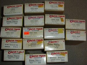 Circus items HO - 33 pieces -see photos - Walthers, Preiser, Gem City 