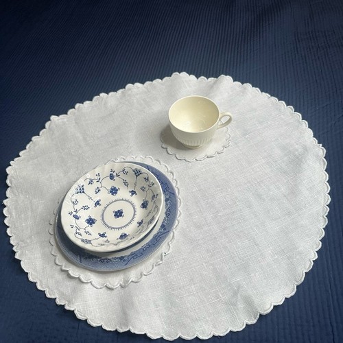 VTG White Homespun Linen Set - Placemats, Coasters, Centerpiece Tablecloth - Picture 5 of 6