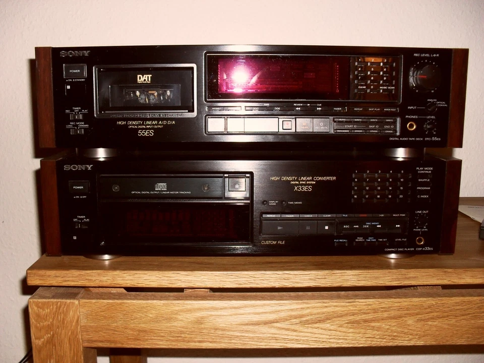 Vintage Sony CD player X33ES and DAT 55ES in mint condition. - Bild 3 von 4