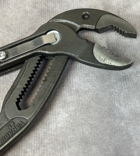 KNIPEX 87 01 180 7-1/4 inch Water Pump Pliers Alligator Adjustable - Picture 4 of 4