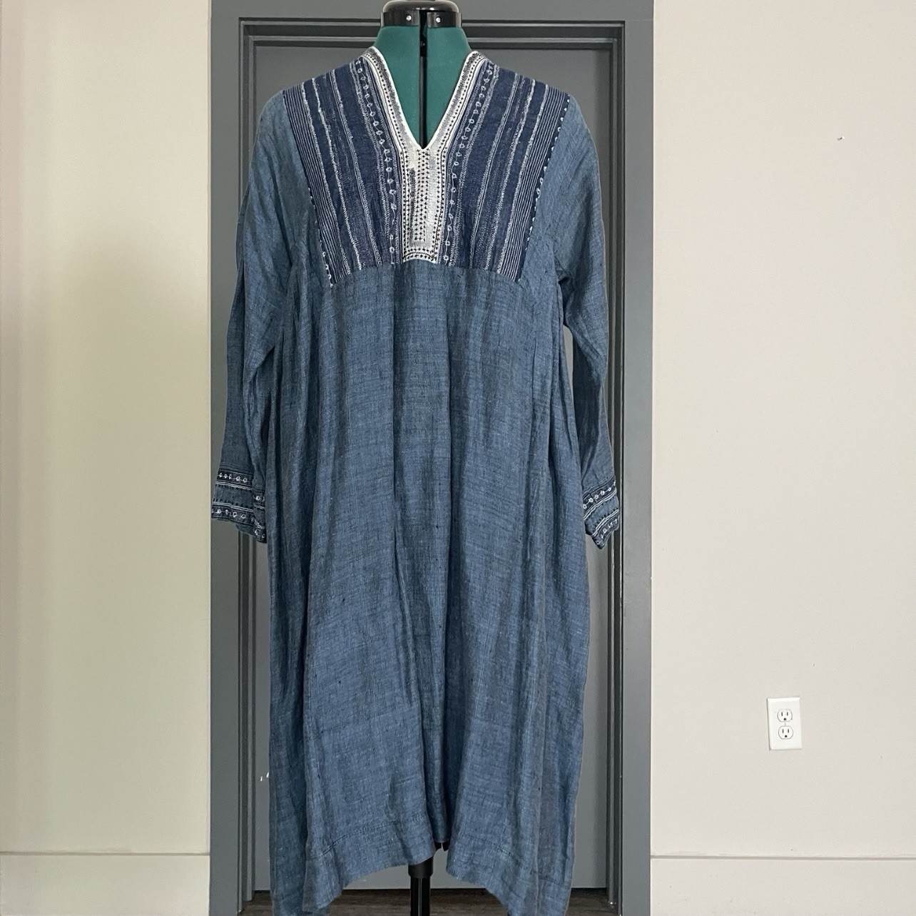 Dosa Blue Embroidered Caftan Dress Size 1 Linen Cotton Midi Boho Tunic India